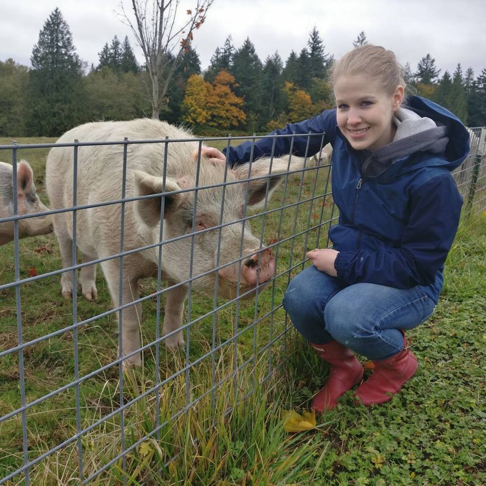 Meet your Posher, Nora